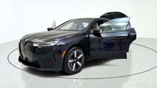 Used 2024 BMW iX xDrive50 w/ Premium Package AWD/4WD image 13