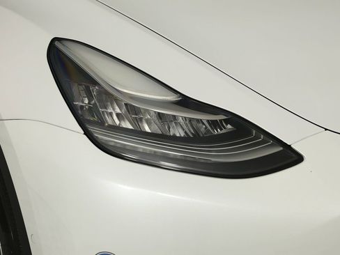 Used 2021 Tesla Model Y Long Range AWD/4WD image 27