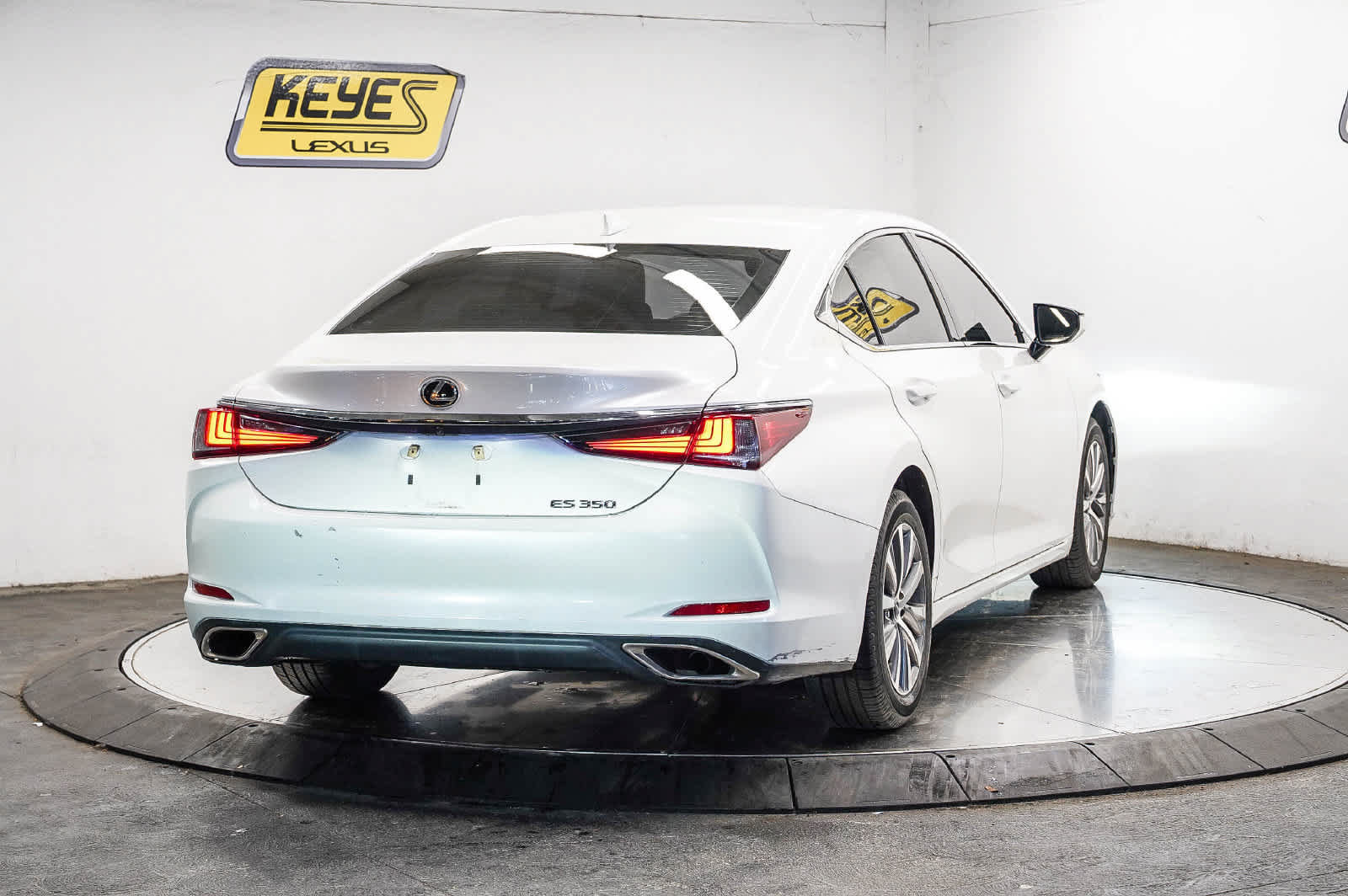 Used 2021 Lexus ES 350 w/ Accessory Package 2 FWD image 4