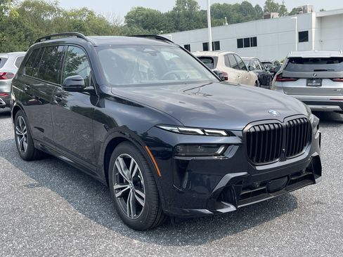 New 2027 BMW X7 xDrive40i w/ M Sport Package AWD/4WD image 3