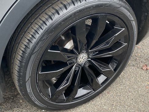 Certified 2021 Volkswagen Tiguan SE R-Line w/ 3rd Row Seat Package image 23