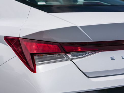 Used 2024 Hyundai Elantra SEL FWD image 9