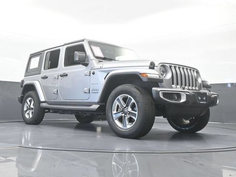 Used 2019 Jeep Wrangler Unlimited Sahara AWD/4WD image 64