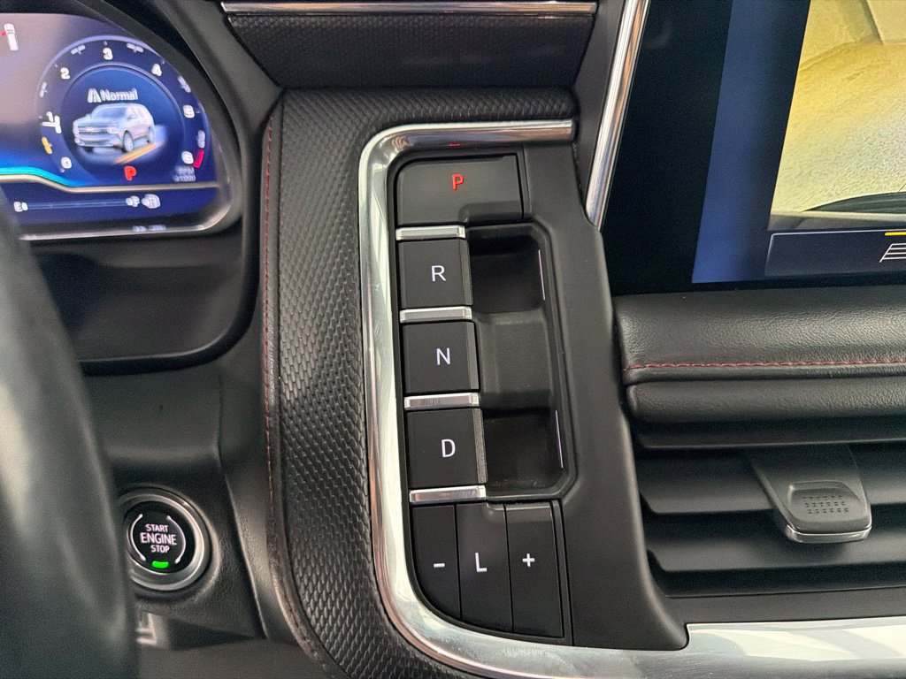 Used 2023 Chevrolet Suburban RST RWD image 15