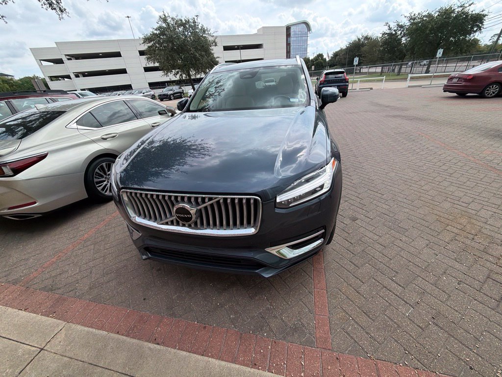 Used 2024 Volvo XC90 T8 Plus w/ Protection Package Premier AWD/4WD image 1