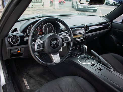 Used 2008 MAZDA MX-5 Miata Touring RWD image 24