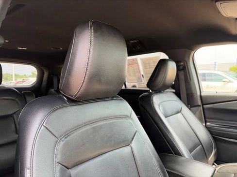 Used 2020 Ford Explorer XLT w/ Equipment Group 202A AWD/4WD image 54