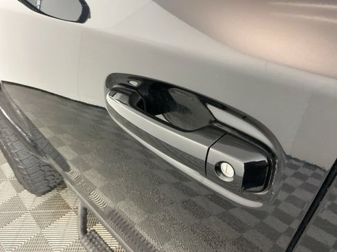 Used 2018 Toyota 4Runner TRD Off-Road Premium image 10