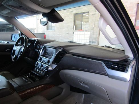 Used 2016 Chevrolet Suburban LTZ AWD/4WD image 12
