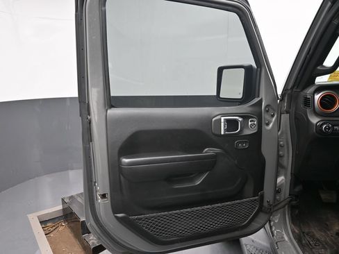 Used 2021 Jeep Gladiator Mojave w/ Cold Weather Group AWD/4WD image 16