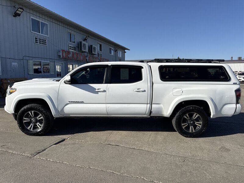 Used 2016 Toyota Tacoma TRD Sport AWD/4WD image 3
