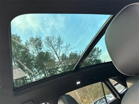 Certified 2025 Volkswagen Atlas Cross Sport SEL image 35