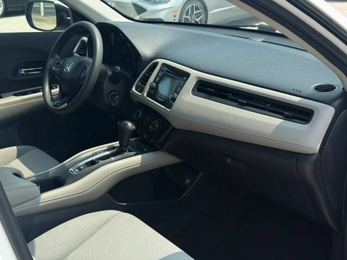 Used 2021 Honda HR-V LX image 16