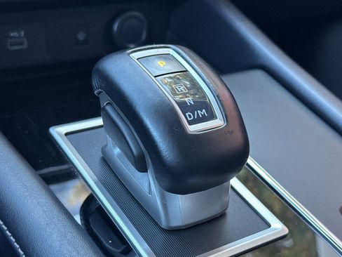 Used 2024 Mitsubishi Outlander SE image 27