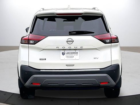 Used 2021 Nissan Rogue SV w/ Premium Package image 8