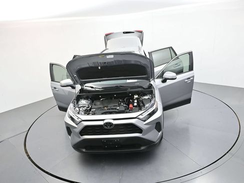 Used 2025 Toyota RAV4 XLE w/ Convenience Package FWD image 33