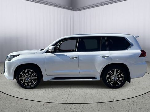 Used 2021 Lexus LX 570 4WD w/ Luxury Package image 3