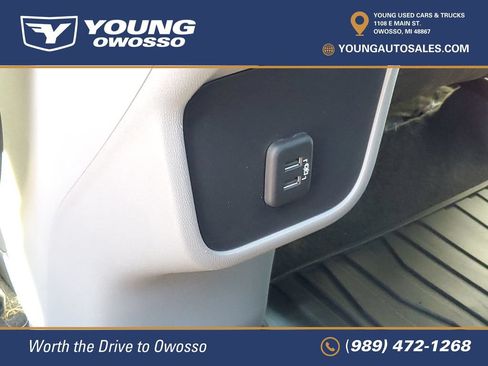 Used 2020 GMC Terrain SLE w/ Driver Convenience Package FWD image 28