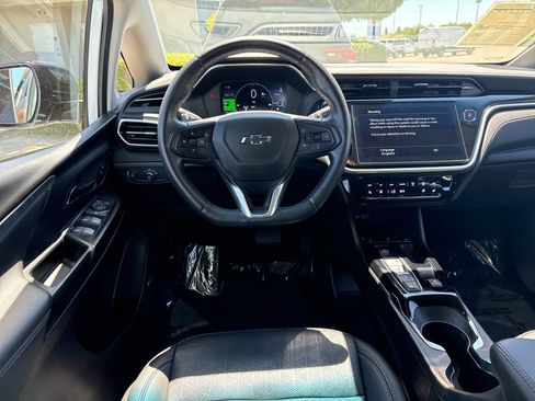 Used 2023 Chevrolet Bolt LT w/ Infotainment Package FWD image 13