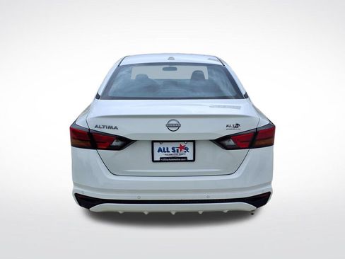 Used 2025 Nissan Altima 2.5 SV FWD image 7