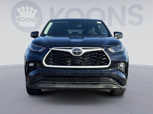 Used 2024 Toyota Highlander LE image 11