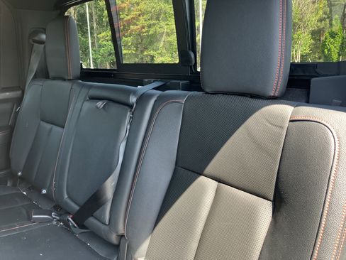 Used 2023 Nissan Titan PRO-4X w/ Pro-4x Convenience Package AWD/4WD image 9