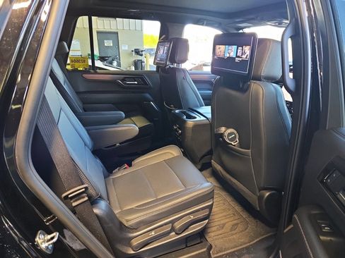 Used 2025 GMC Yukon Denali w/ Denali Reserve Package AWD/4WD image 8
