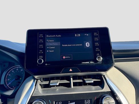 Used 2021 Toyota Venza LE image 29