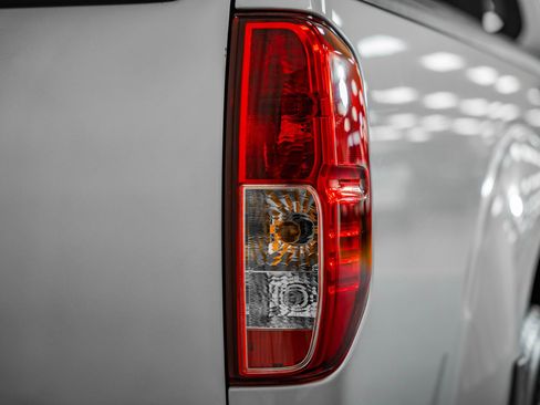 Used 2018 Nissan Frontier S image 6