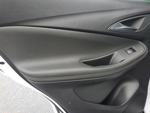 Used 2024 Buick Encore GX Sport Touring image 10