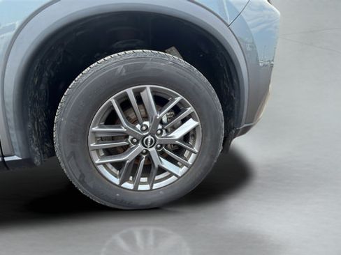 Used 2023 Nissan Rogue S AWD/4WD image 28