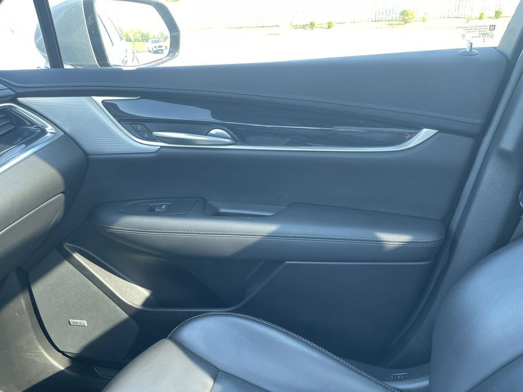 Used 2024 Cadillac XT5 Premium Luxury AWD/4WD image 33