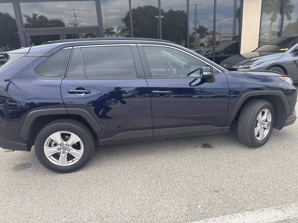 Used 2021 Toyota RAV4 XLE w/ Convenience Package FWD image 15