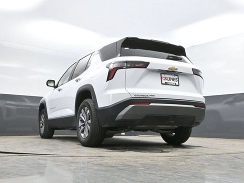 Used 2025 Chevrolet Equinox LT AWD/4WD image 44