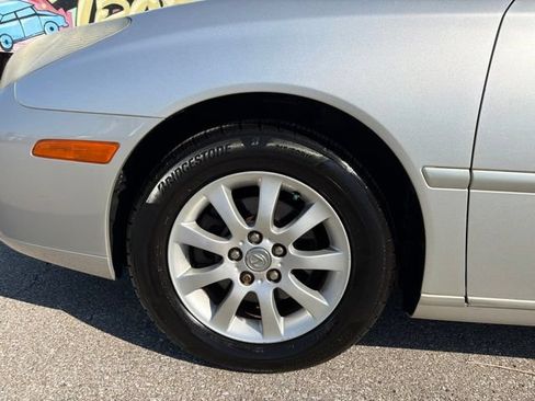 Used 2002 Lexus ES 330 w/ Premium Pkg FWD image 33