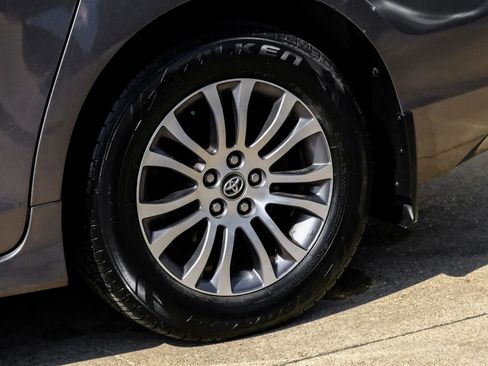 Used 2019 Toyota Sienna XLE w/ XLE Navigation Package image 49