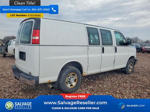 Used 2015 Chevrolet Express 2500 RWD image 4