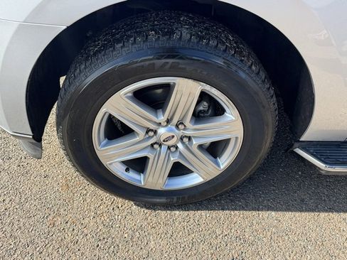 Used 2019 Ford Expedition XLT w/ Equipment Group 202A image 9