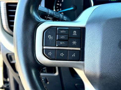 Used 2023 Ford Expedition Limited image 16