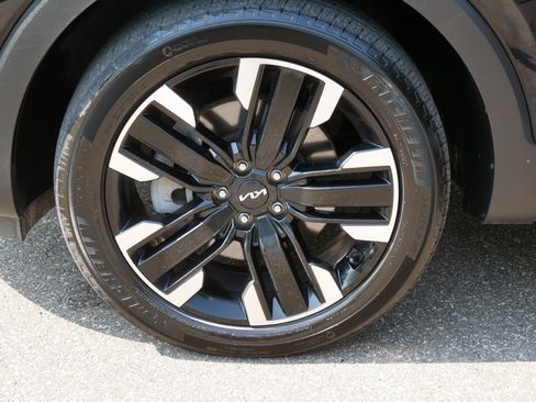 Certified 2024 Kia Telluride SX w/ Towing Package AWD/4WD image 15