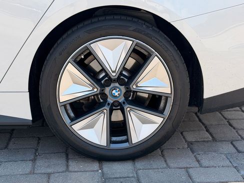 Used 2023 BMW i4 eDrive40 RWD image 13