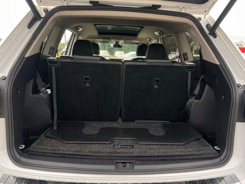 Used 2023 Volkswagen Atlas SEL Premium AWD/4WD image 31