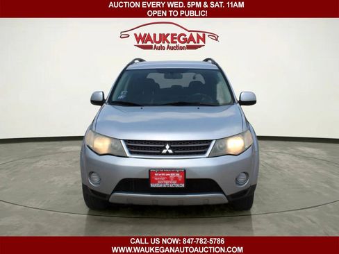 Used 2009 Mitsubishi Outlander ES FWD image 2