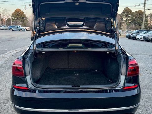 Used 2017 Volkswagen Passat 1.8T R-Line image 5