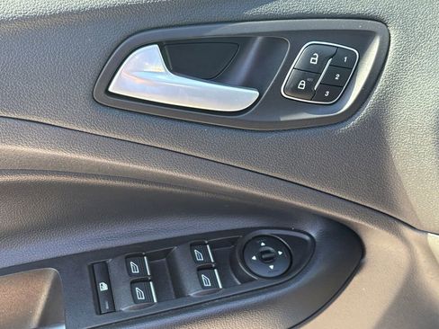 Used 2017 Ford Escape Titanium image 7