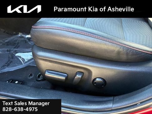 Used 2015 Toyota Camry SE image 18