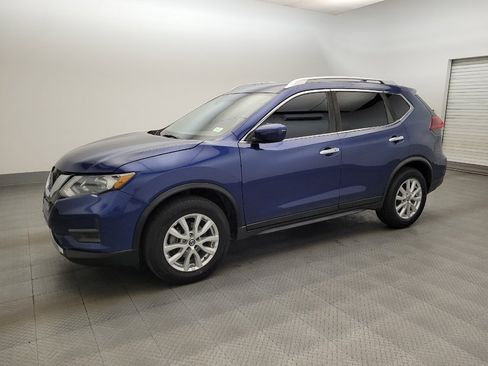 Used 2020 Nissan Rogue SV FWD image 2