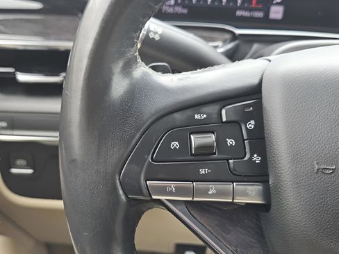 Used 2022 Cadillac Escalade Premium Luxury RWD image 20