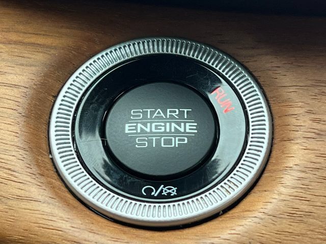 Used 2023 Jeep Grand Cherokee Summit AWD/4WD image 13