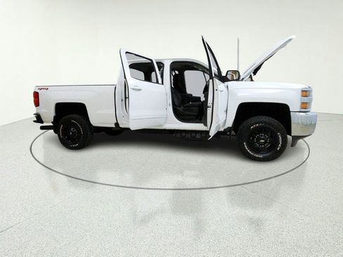 Used 2017 Chevrolet Silverado 2500 LT AWD/4WD image 15